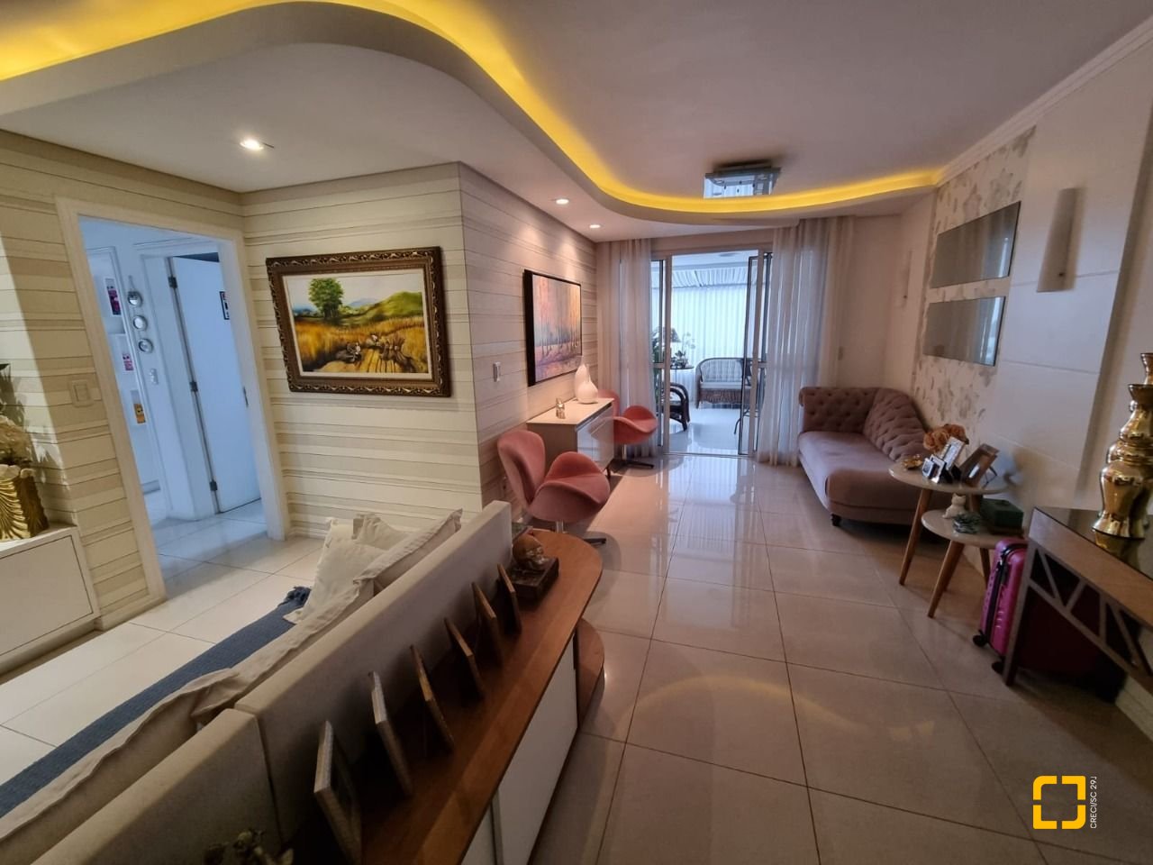 Apartamento com 190m², 4 quartos (sendo 1 suíte), 2 garagens, no bairro Kobrasol em São José