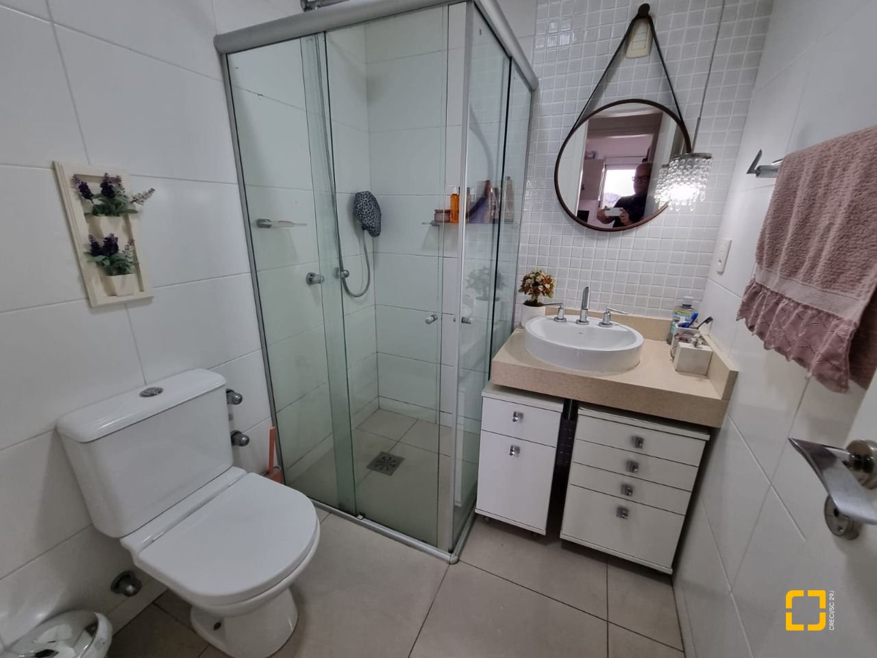 Apartamento com 190m², 4 quartos (sendo 1 suíte), 2 garagens, no bairro Kobrasol em São José