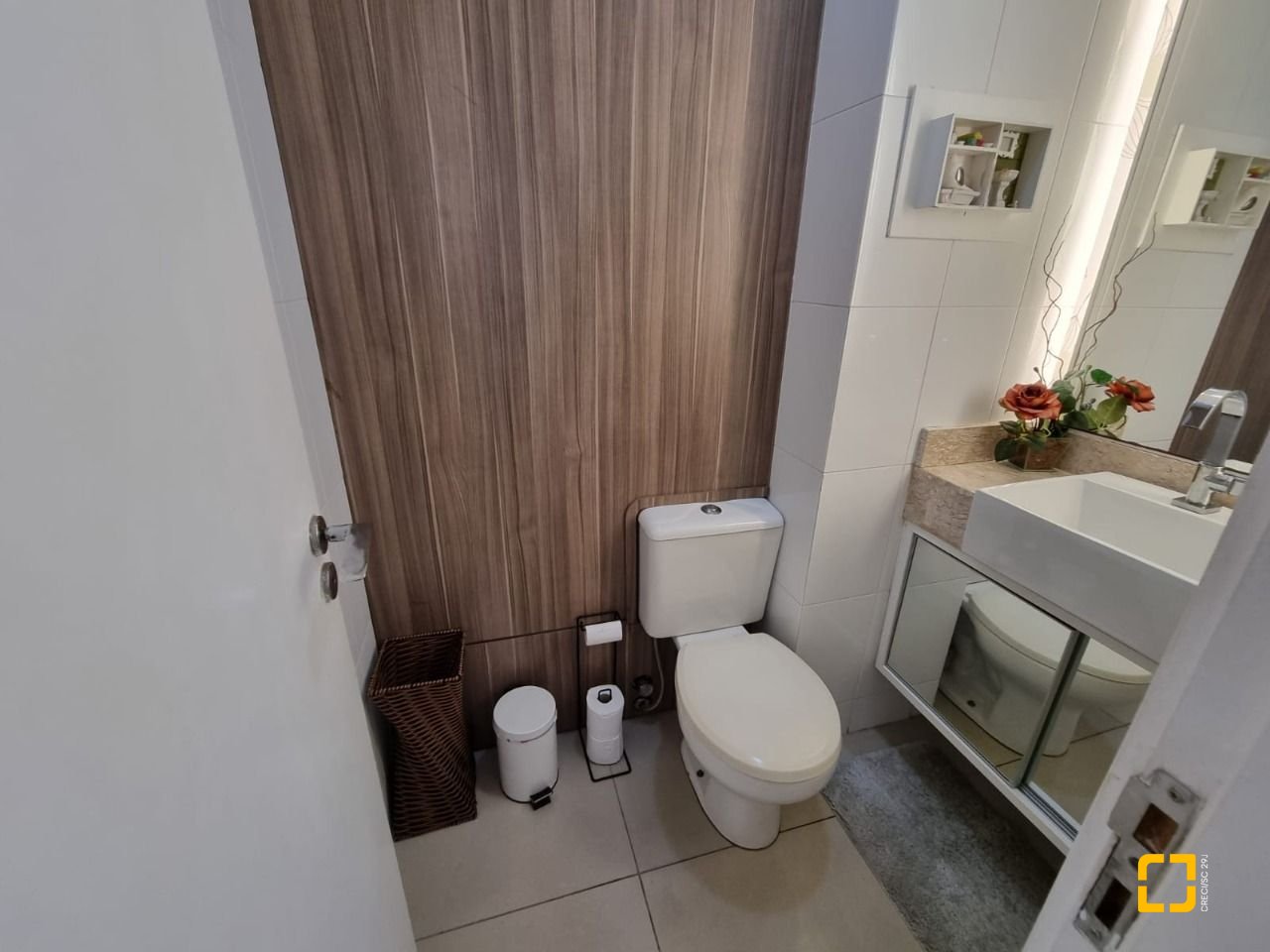 Apartamento com 190m², 4 quartos (sendo 1 suíte), 2 garagens, no bairro Kobrasol em São José
