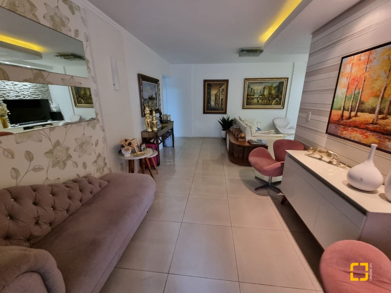 Apartamento com 190m², 4 quartos (sendo 1 suíte), 2 garagens, no bairro Kobrasol em São José