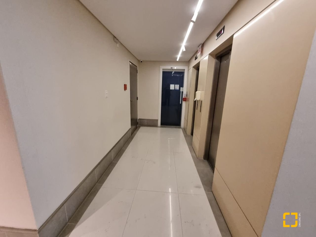 Apartamento com 190m², 4 quartos (sendo 1 suíte), 2 garagens, no bairro Kobrasol em São José