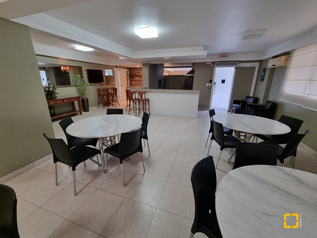 Apartamento com 190m², 4 quartos (sendo 1 suíte), 2 garagens, no bairro Kobrasol em São José