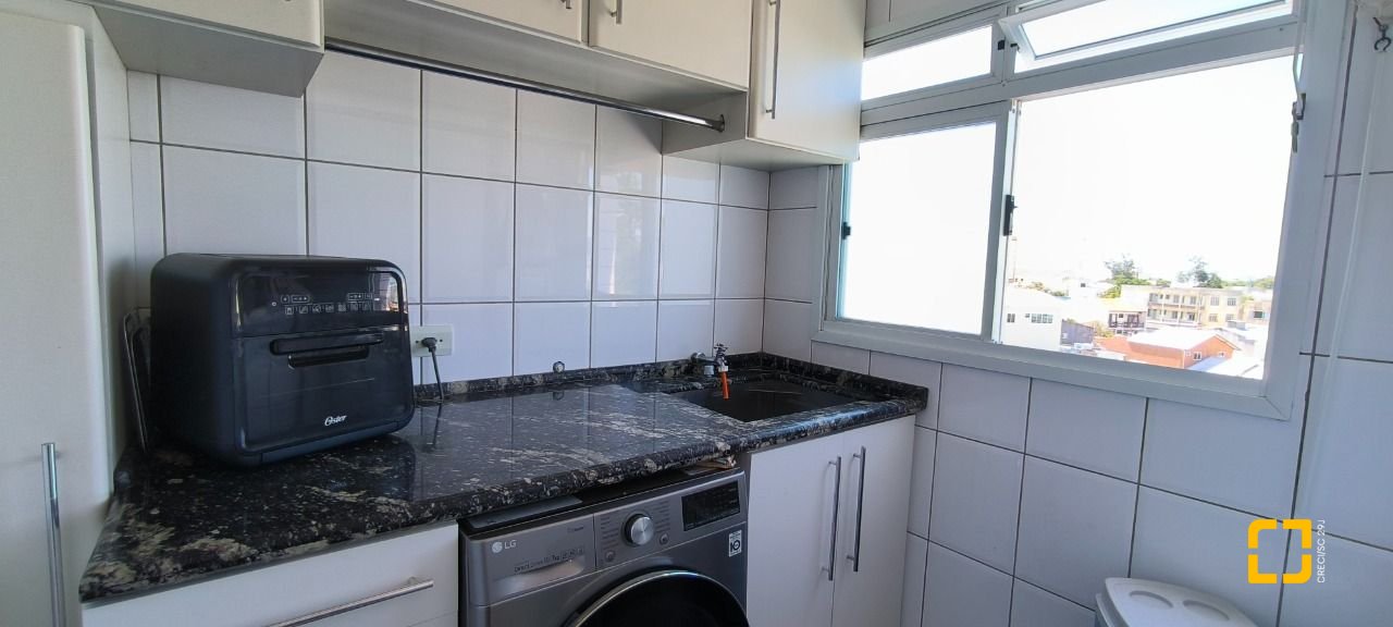 Cobertura com 161m², 3 quartos (sendo 2 suítes), 2 garagens, no bairro Balneário em Florianópolis