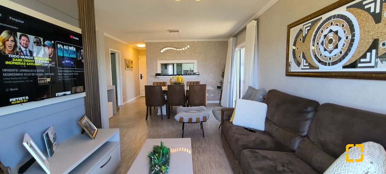 Cobertura com 161m², 3 quartos (sendo 2 suítes), 2 garagens, no bairro Balneário em Florianópolis
