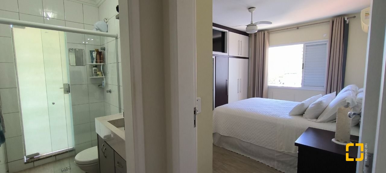 Cobertura com 161m², 3 quartos (sendo 2 suítes), 2 garagens, no bairro Balneário em Florianópolis