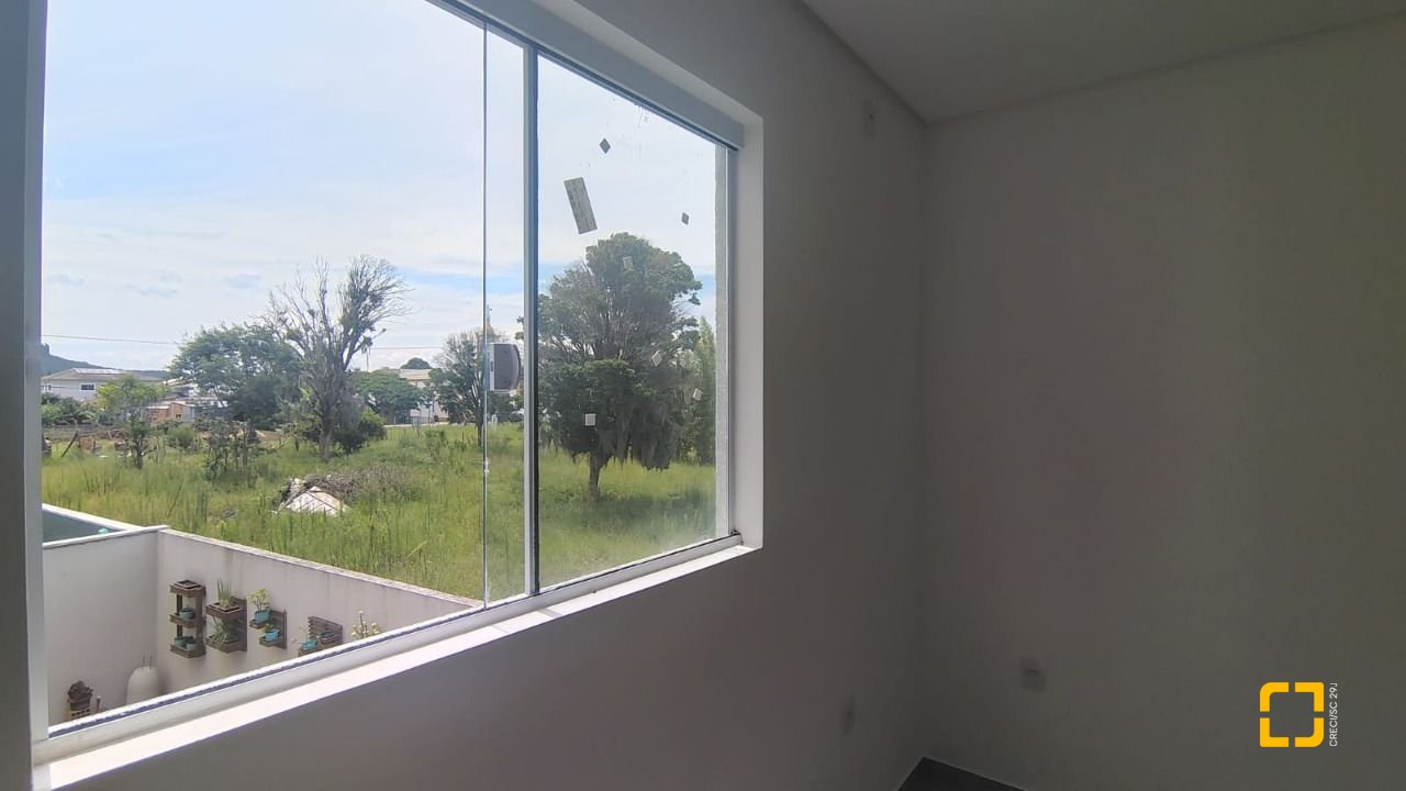 Casa com 90m², 4 quartos (sendo 2 suítes), 1 garagem, no bairro Ingleses em Florianópolis