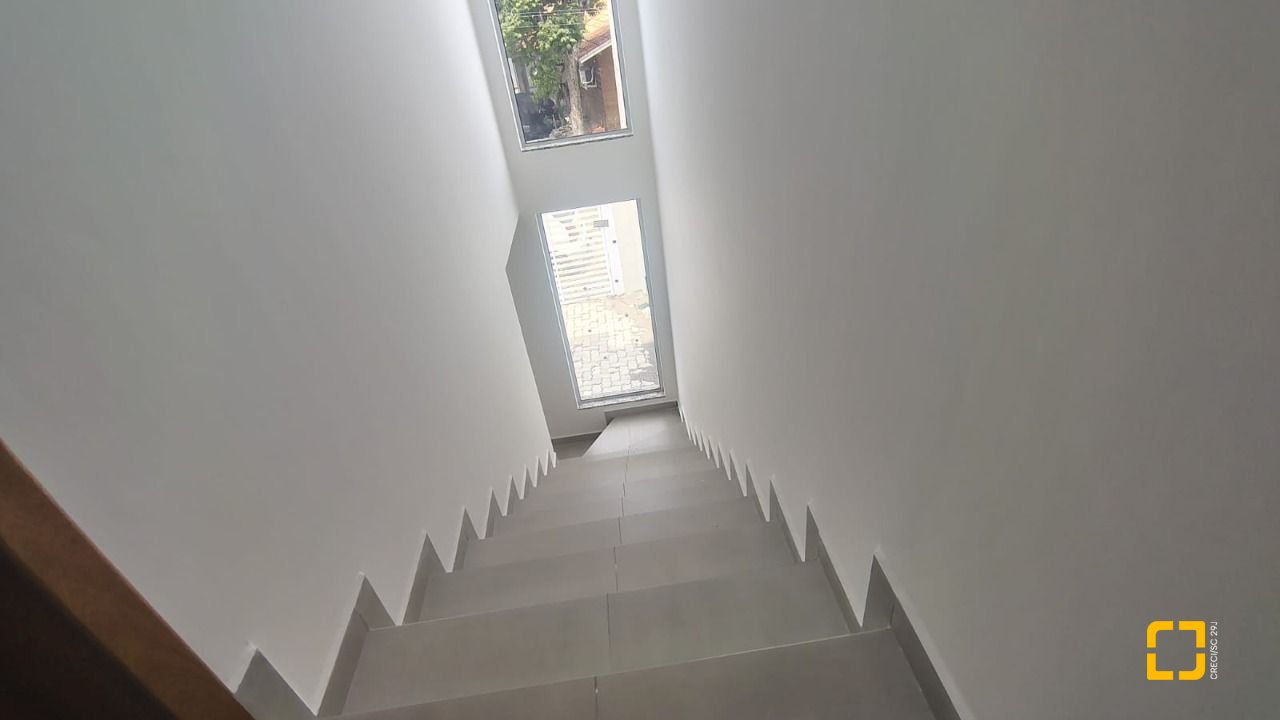 Casa com 90m², 4 quartos (sendo 2 suítes), 1 garagem, no bairro Ingleses em Florianópolis