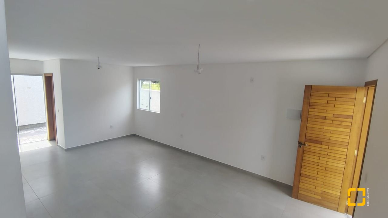 Casa com 90m², 4 quartos (sendo 2 suítes), 1 garagem, no bairro Ingleses em Florianópolis