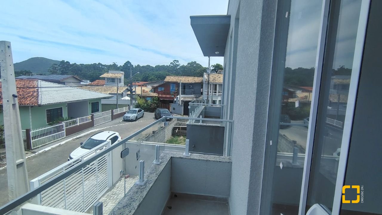 Casa com 90m², 4 quartos (sendo 2 suítes), 1 garagem, no bairro Ingleses em Florianópolis