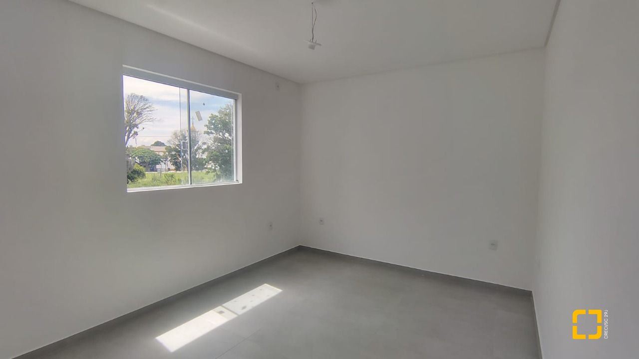 Casa com 90m², 4 quartos (sendo 2 suítes), 1 garagem, no bairro Ingleses em Florianópolis