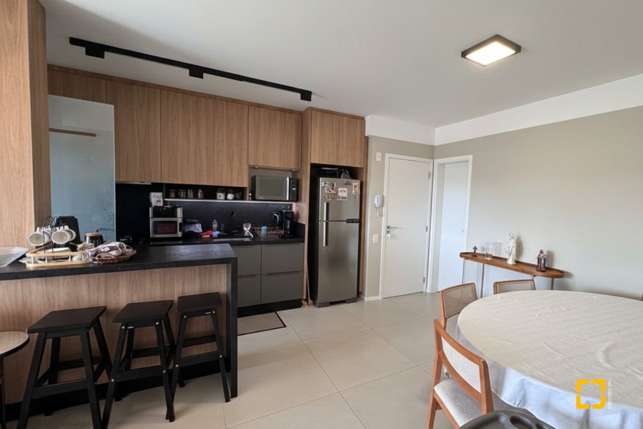 Apartamento com 87m², 4 quartos (sendo 1 suíte), 2 garagens, no bairro Jardim Atlântico em Florianópolis