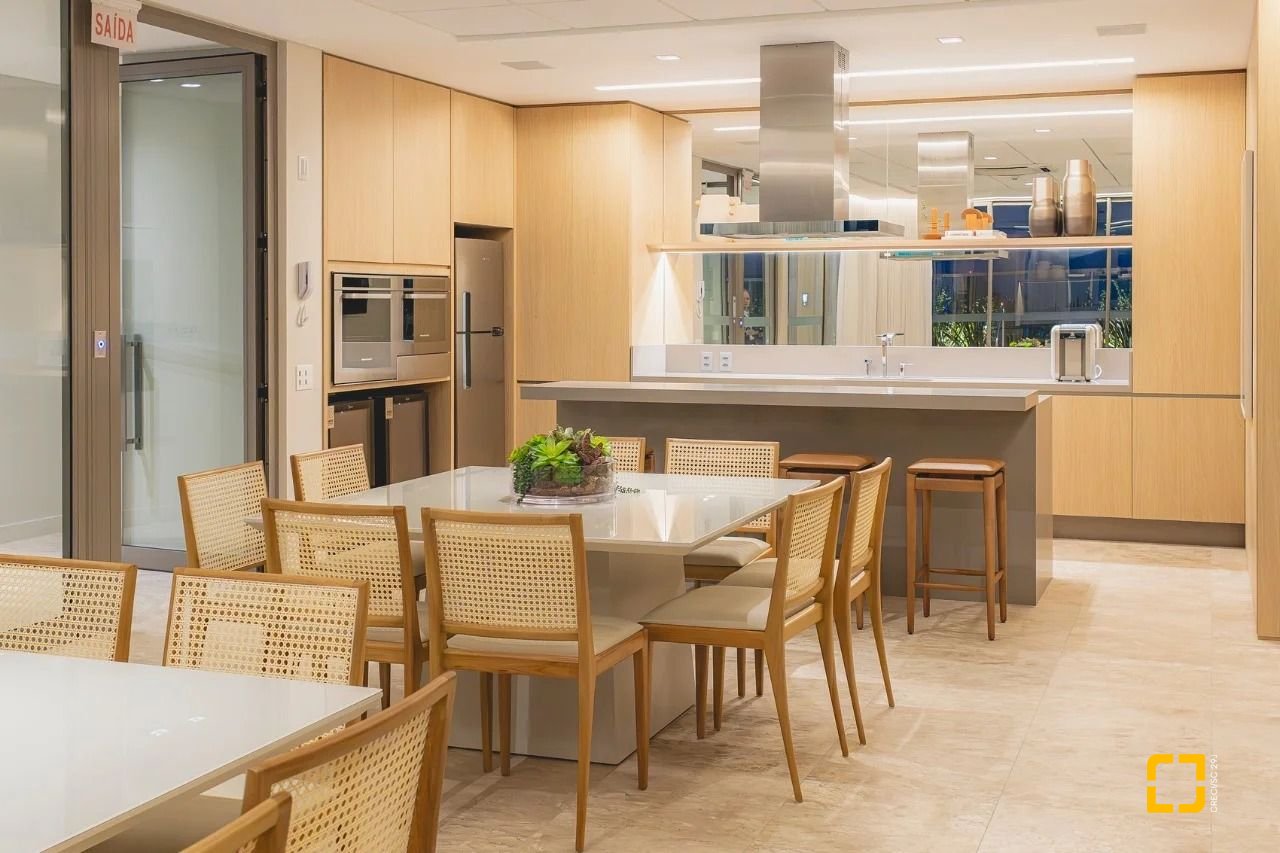 Apartamento com 87m², 4 quartos (sendo 1 suíte), 2 garagens, no bairro Jardim Atlântico em Florianópolis