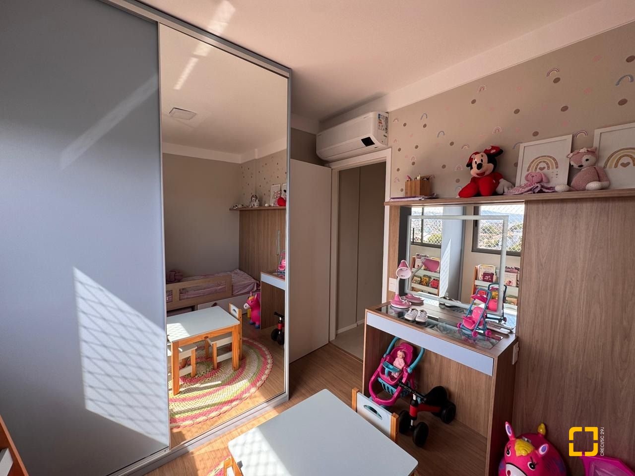 Apartamento com 87m², 4 quartos (sendo 1 suíte), 2 garagens, no bairro Jardim Atlântico em Florianópolis