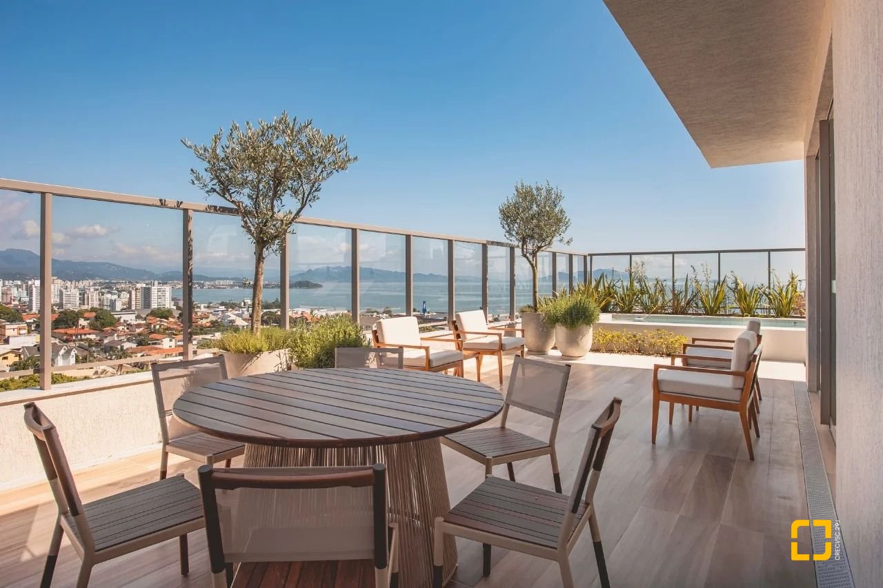 Apartamento com 87m², 4 quartos (sendo 1 suíte), 2 garagens, no bairro Jardim Atlântico em Florianópolis