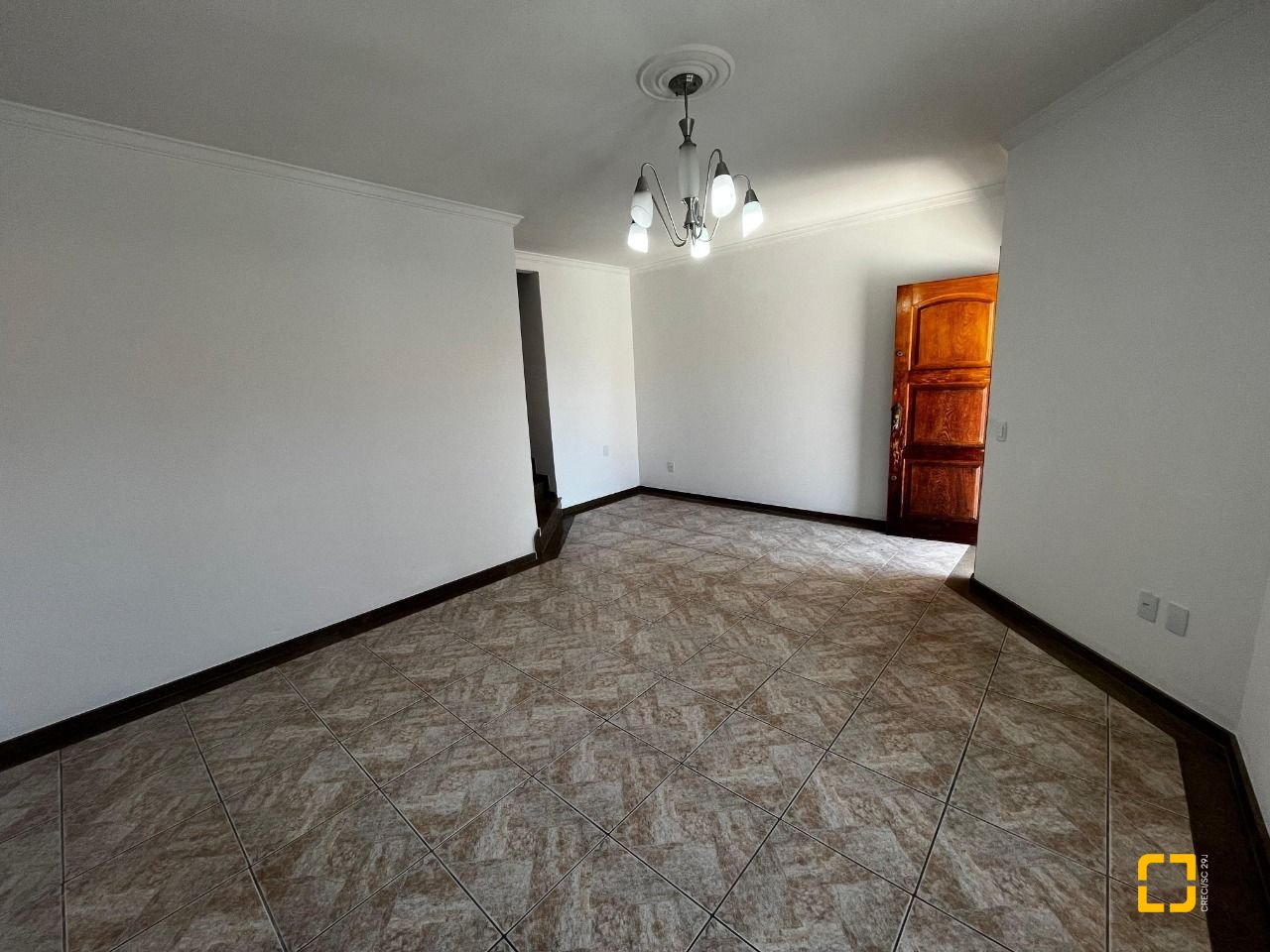 Casa com 238m², 3 quartos (sendo 1 suíte), 4 garagens, no bairro Jardim Cidade de Florianópolis em São José