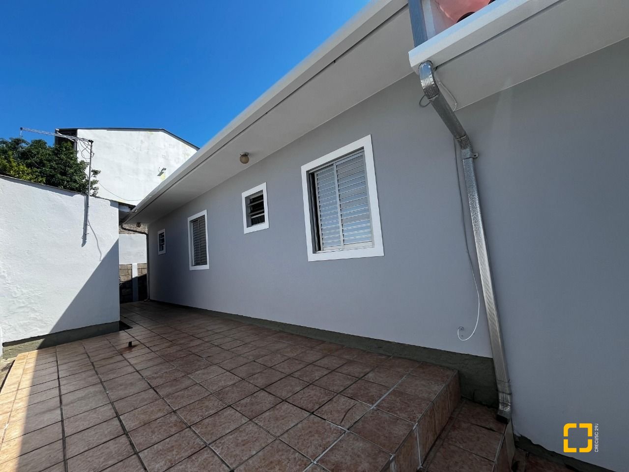Casa com 238m², 3 quartos (sendo 1 suíte), 4 garagens, no bairro Jardim Cidade de Florianópolis em São José