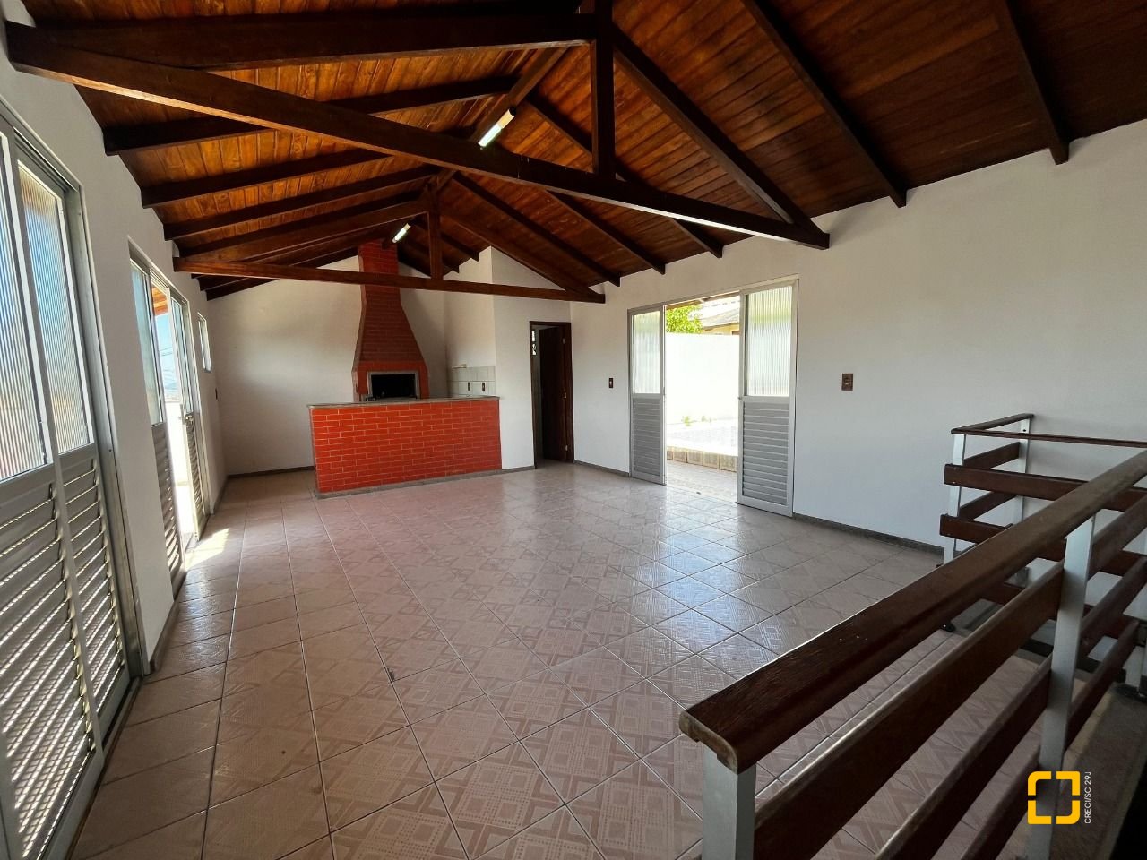 Casa com 238m², 3 quartos (sendo 1 suíte), 4 garagens, no bairro Jardim Cidade de Florianópolis em São José