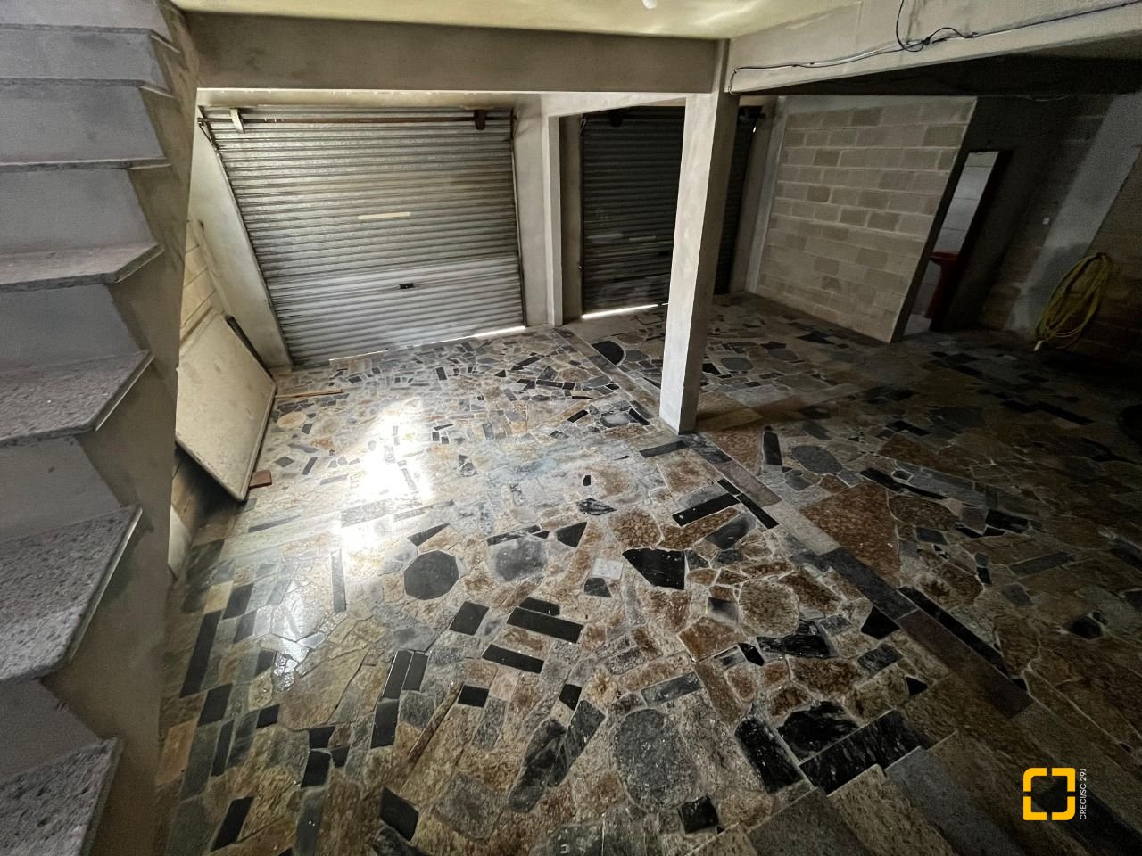 Casa com 238m², 3 quartos (sendo 1 suíte), 4 garagens, no bairro Jardim Cidade de Florianópolis em São José