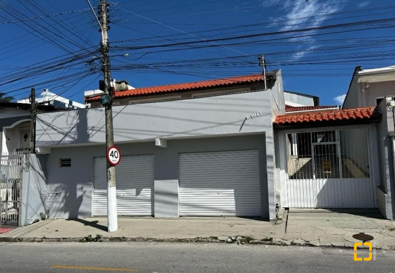 Casa com 238m², 3 quartos (sendo 1 suíte), 4 garagens, no bairro Jardim Cidade de Florianópolis em São José