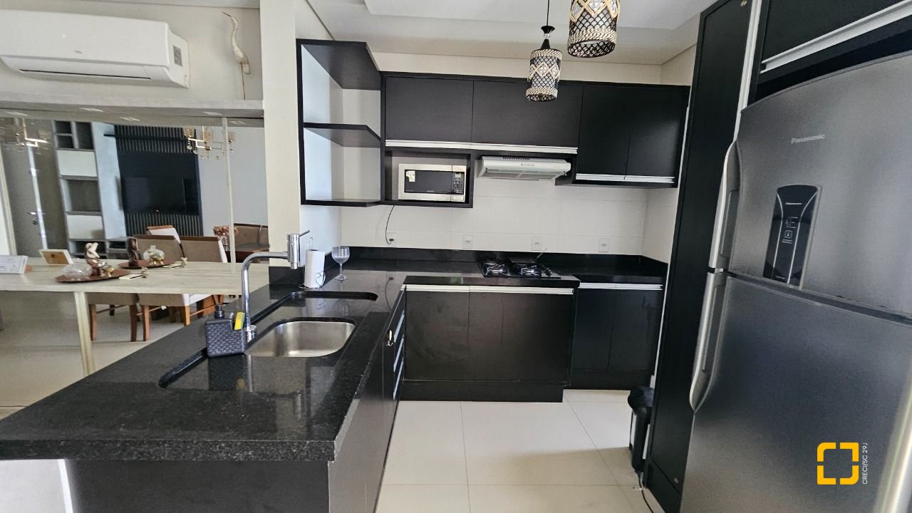 Apartamento com 116m², 4 quartos (sendo 1 suíte), 1 garagem, no bairro Canasvieiras em Florianópolis