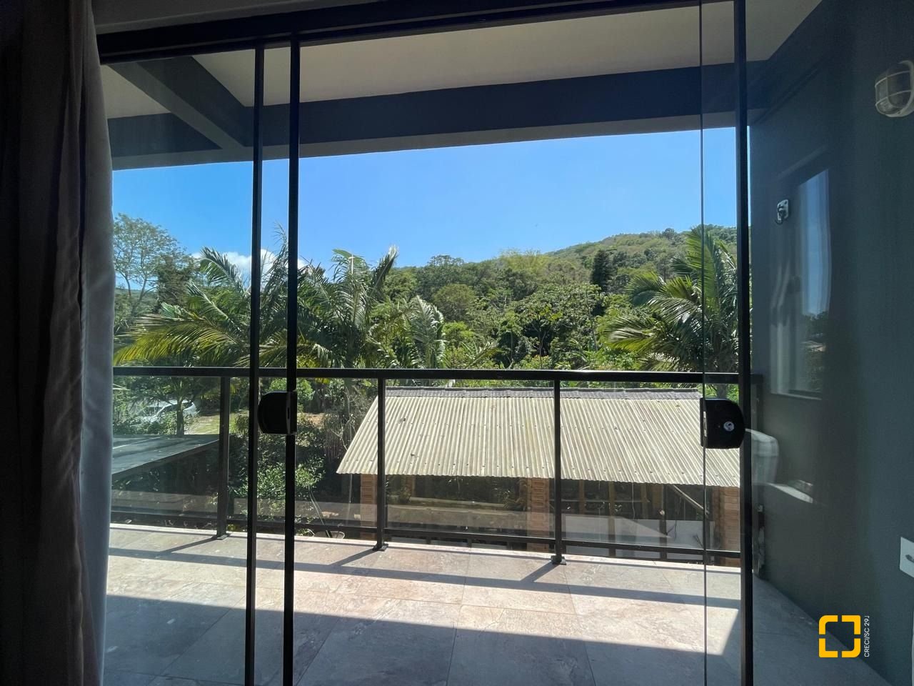 Casa de Condomínio com 225m², 5 quartos, 3 garagens, no bairro Campeche em Florianópolis