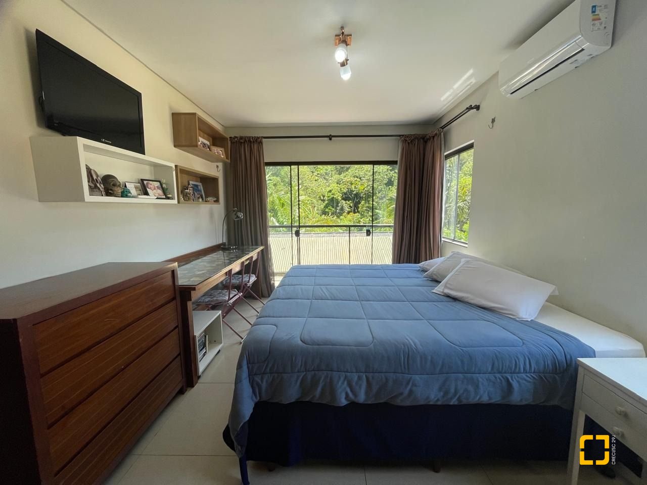 Casa de Condomínio com 225m², 5 quartos, 3 garagens, no bairro Campeche em Florianópolis