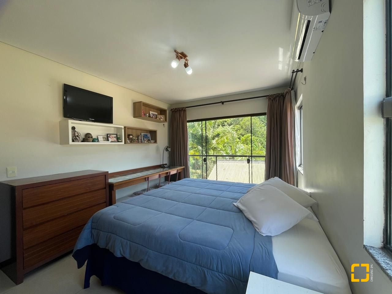 Casa de Condomínio com 225m², 5 quartos, 3 garagens, no bairro Campeche em Florianópolis