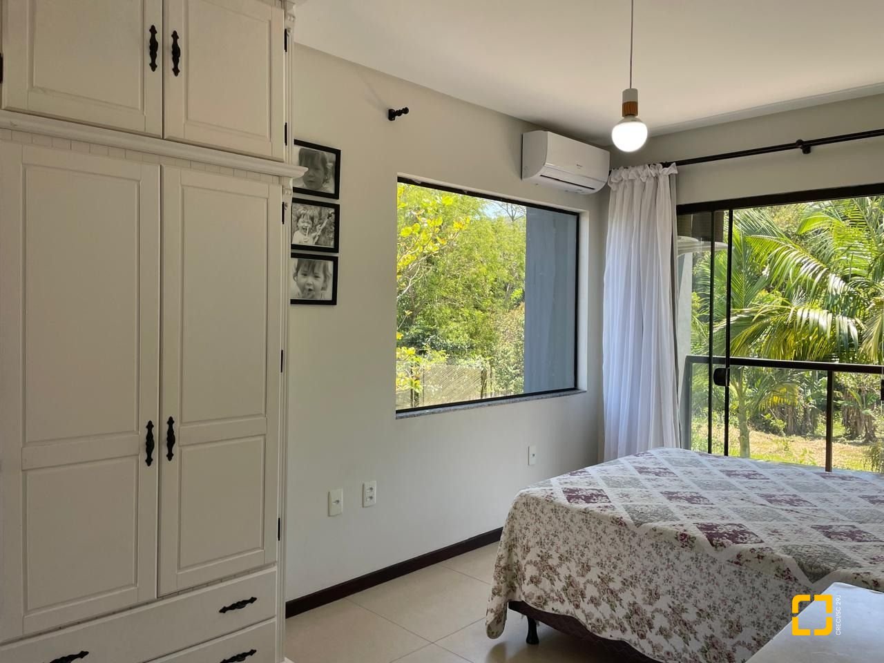 Casa de Condomínio com 225m², 5 quartos, 3 garagens, no bairro Campeche em Florianópolis