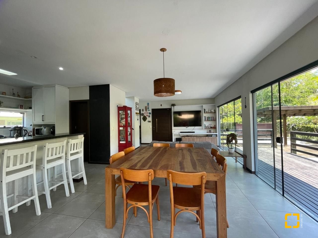 Casa de Condomínio com 225m², 5 quartos, 3 garagens, no bairro Campeche em Florianópolis