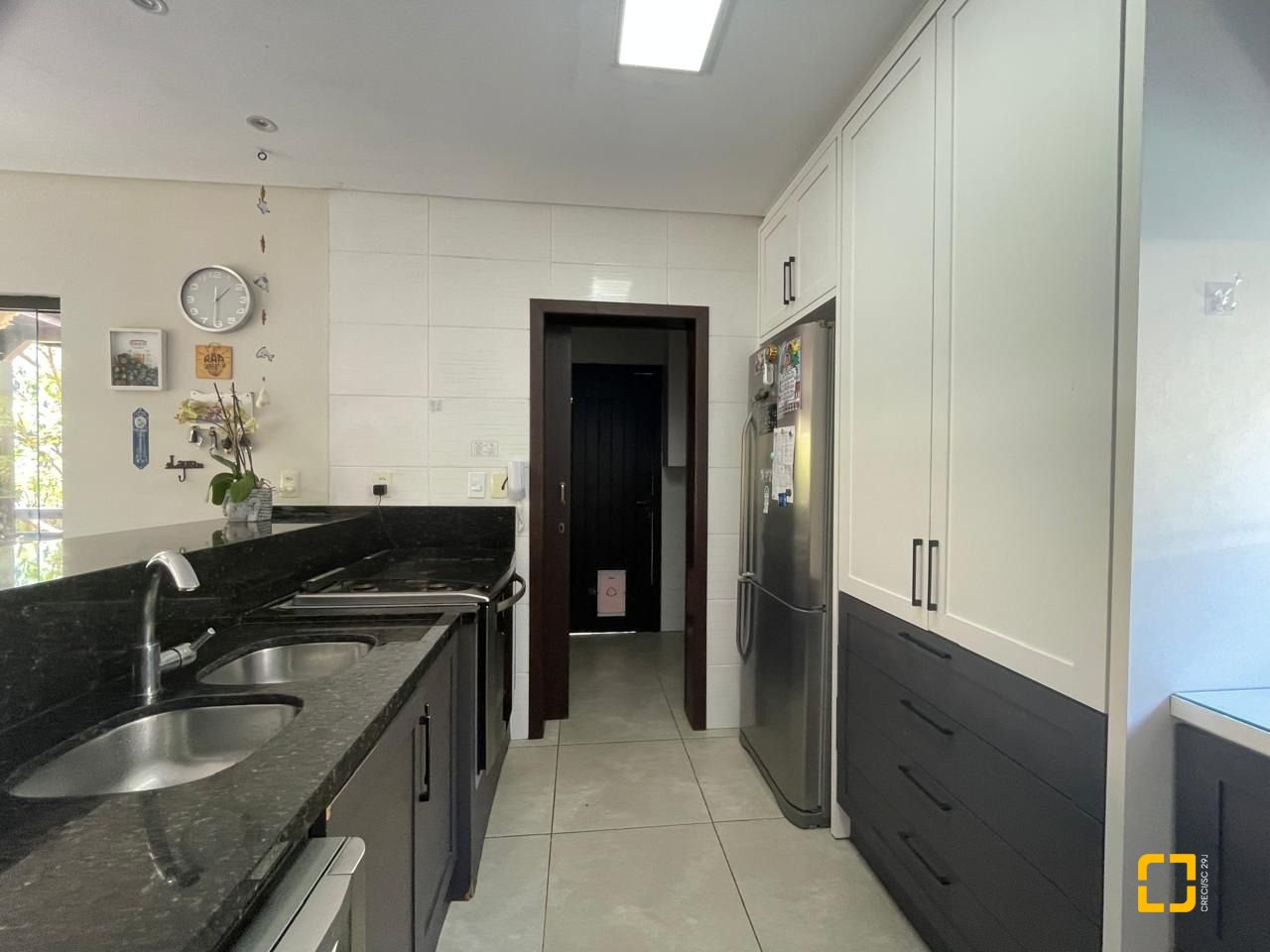 Casa de Condomínio com 225m², 5 quartos, 3 garagens, no bairro Campeche em Florianópolis