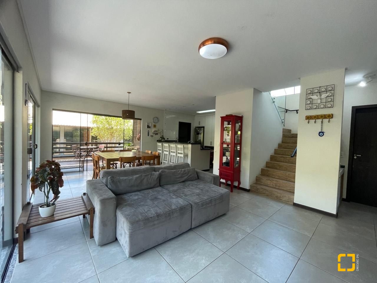 Casa de Condomínio com 225m², 5 quartos, 3 garagens, no bairro Campeche em Florianópolis