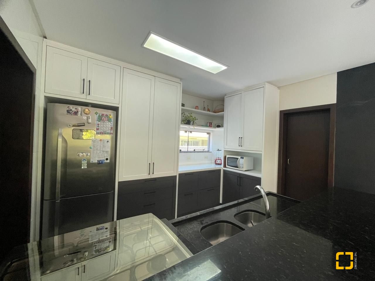 Casa de Condomínio com 225m², 5 quartos, 3 garagens, no bairro Campeche em Florianópolis