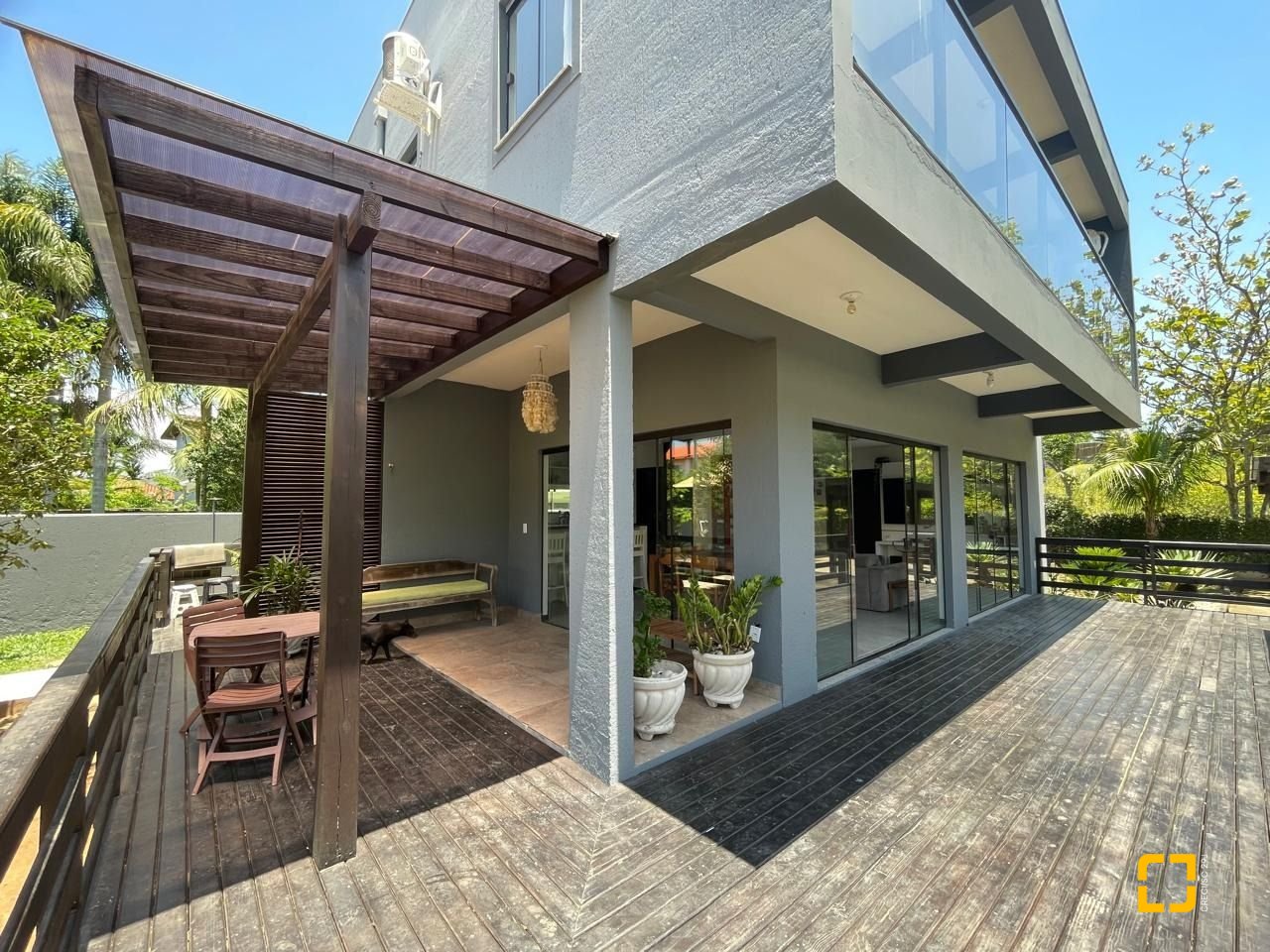 Casa de Condomínio com 225m², 5 quartos, 3 garagens, no bairro Campeche em Florianópolis