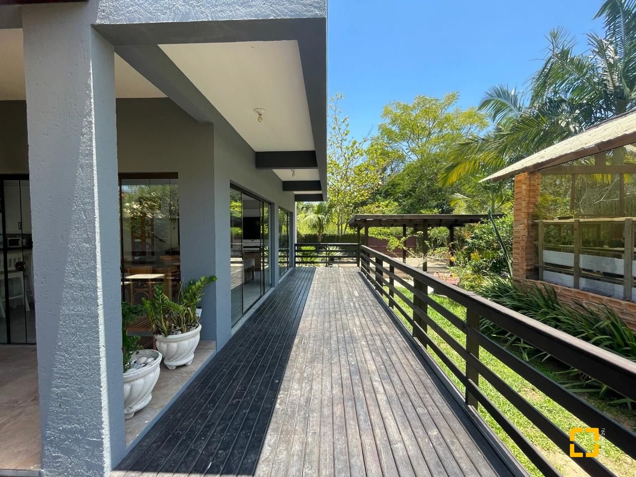 Casa de Condomínio com 225m², 5 quartos, 3 garagens, no bairro Campeche em Florianópolis