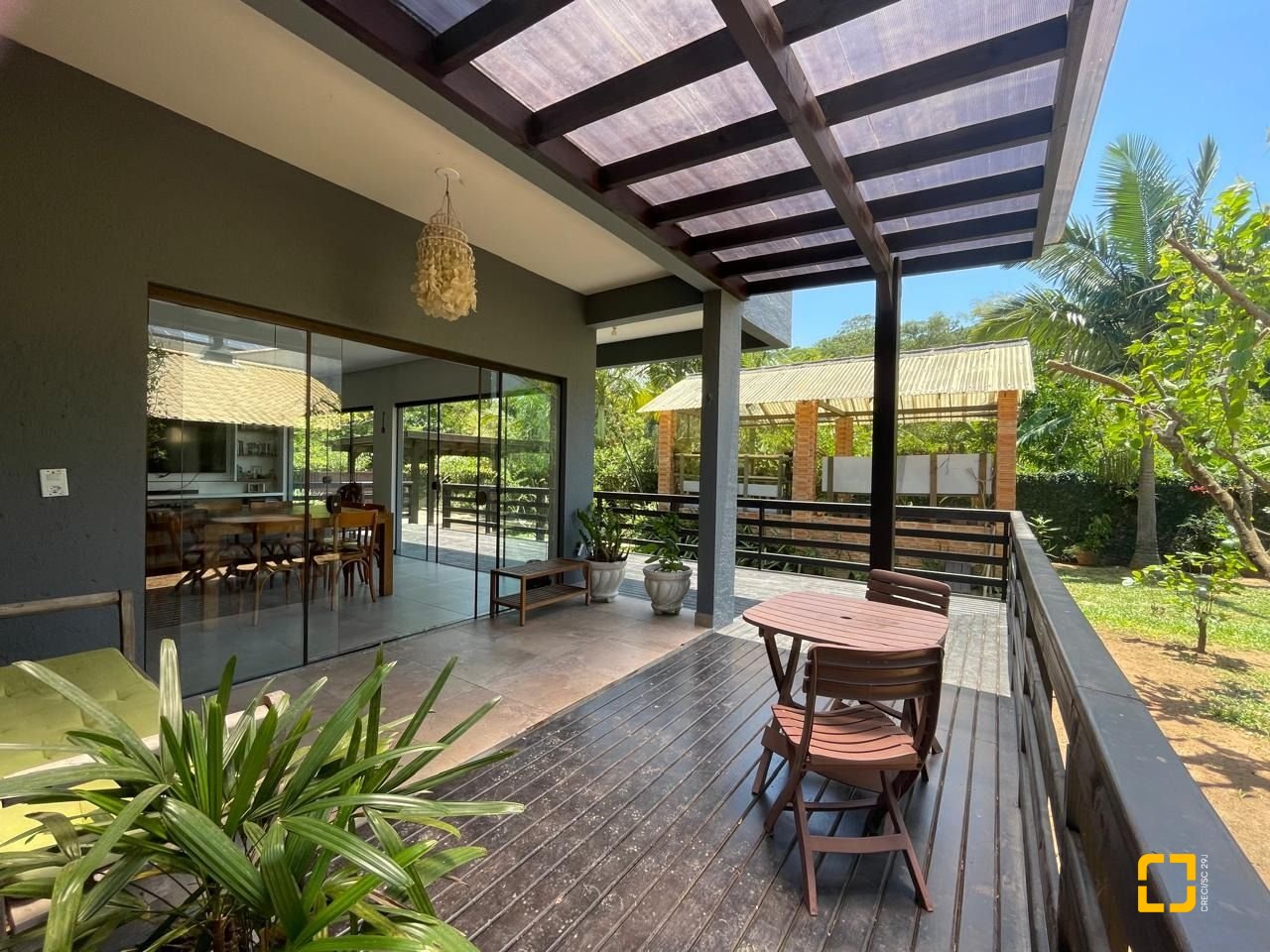 Casa de Condomínio com 225m², 5 quartos, 3 garagens, no bairro Campeche em Florianópolis