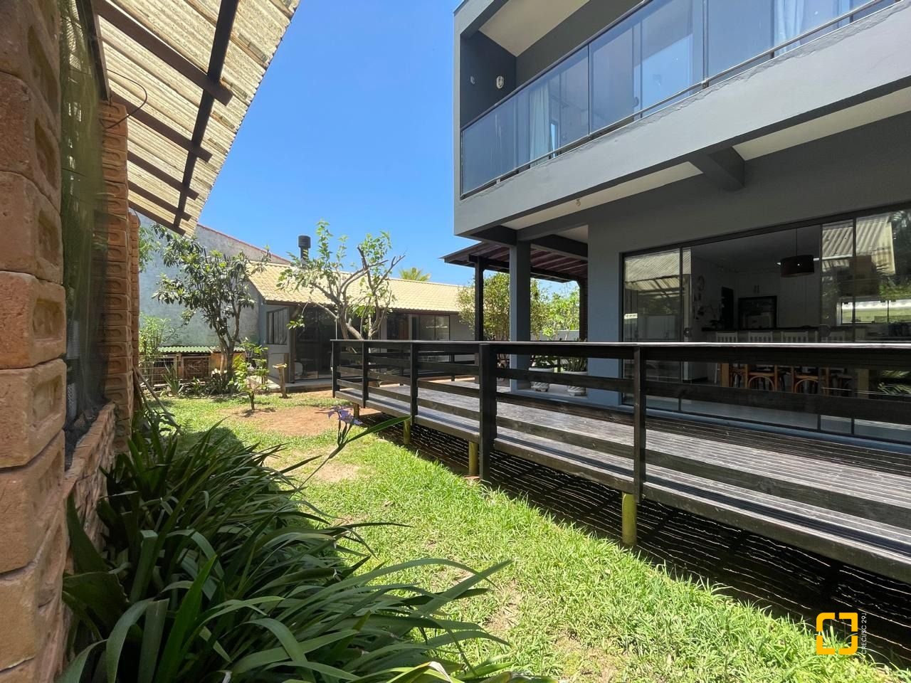 Casa de Condomínio com 225m², 5 quartos, 3 garagens, no bairro Campeche em Florianópolis