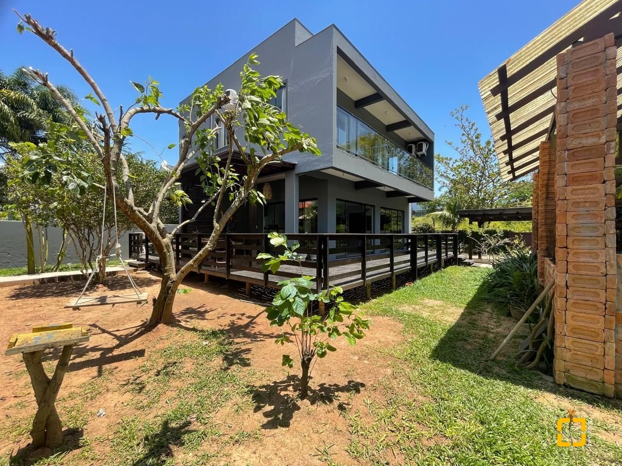 Casa de Condomínio com 225m², 5 quartos, 3 garagens, no bairro Campeche em Florianópolis