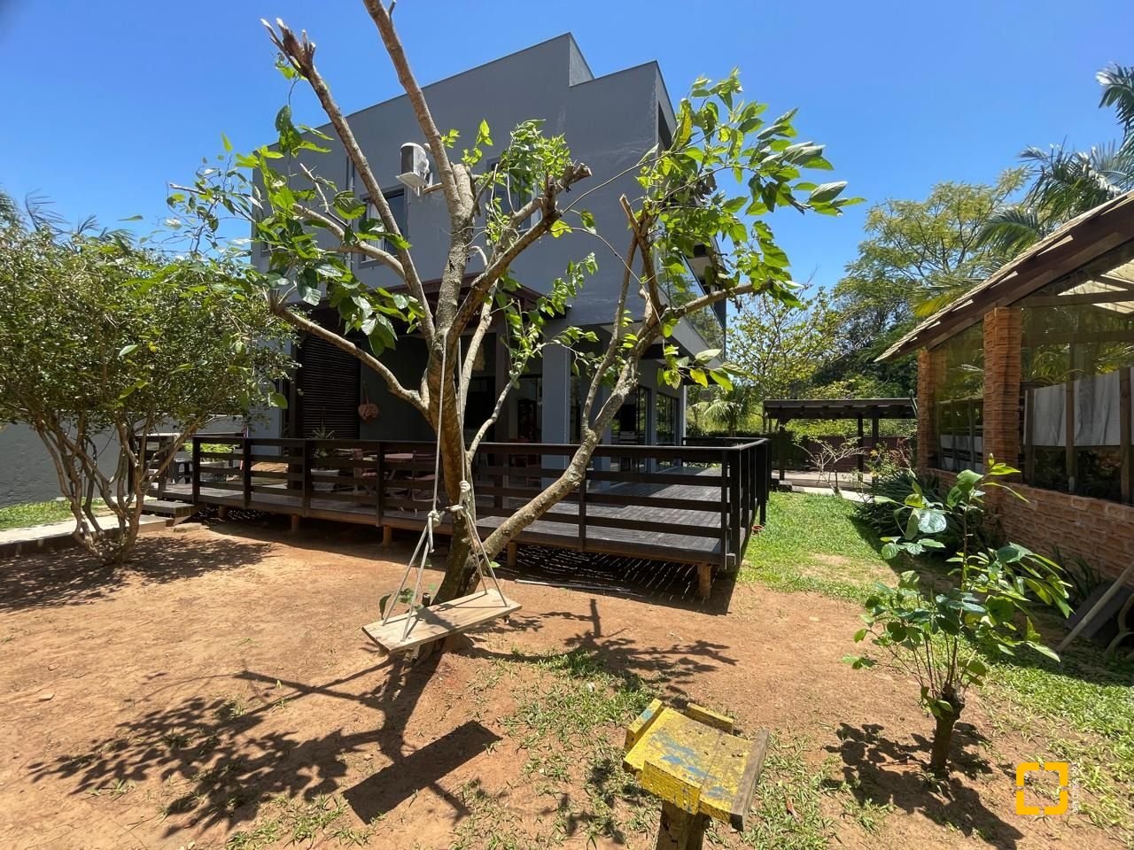 Casa de Condomínio com 225m², 5 quartos, 3 garagens, no bairro Campeche em Florianópolis
