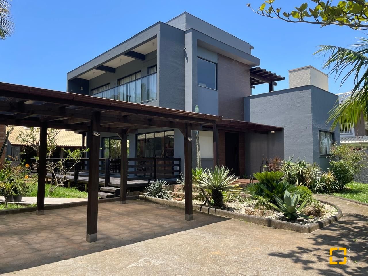 Casa de Condomínio com 225m², 5 quartos, 3 garagens, no bairro Campeche em Florianópolis