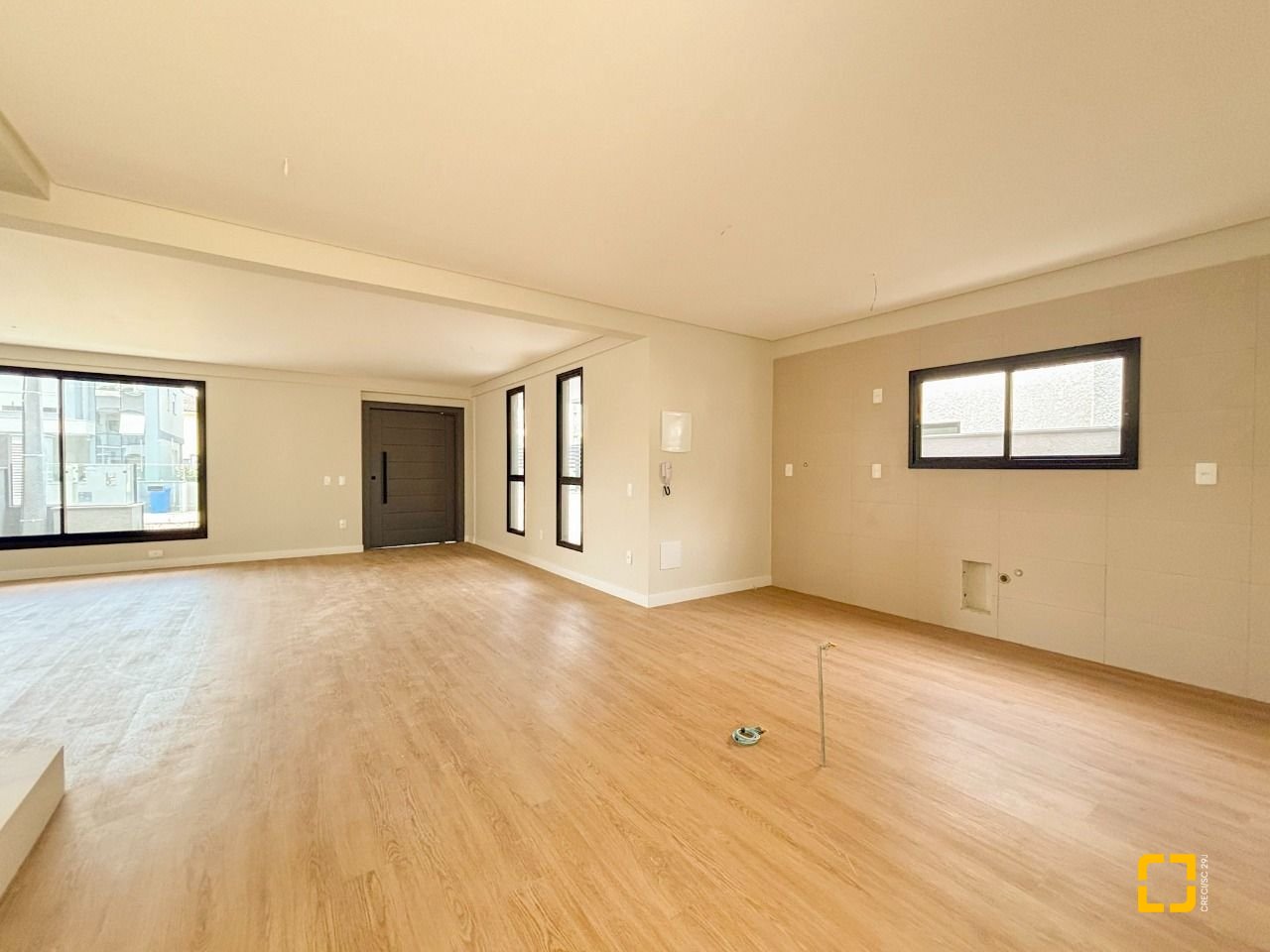 Casa com 201m², 4 quartos (sendo 2 suítes), 2 garagens, no bairro Ingleses do Rio Vermelho em Florianópolis