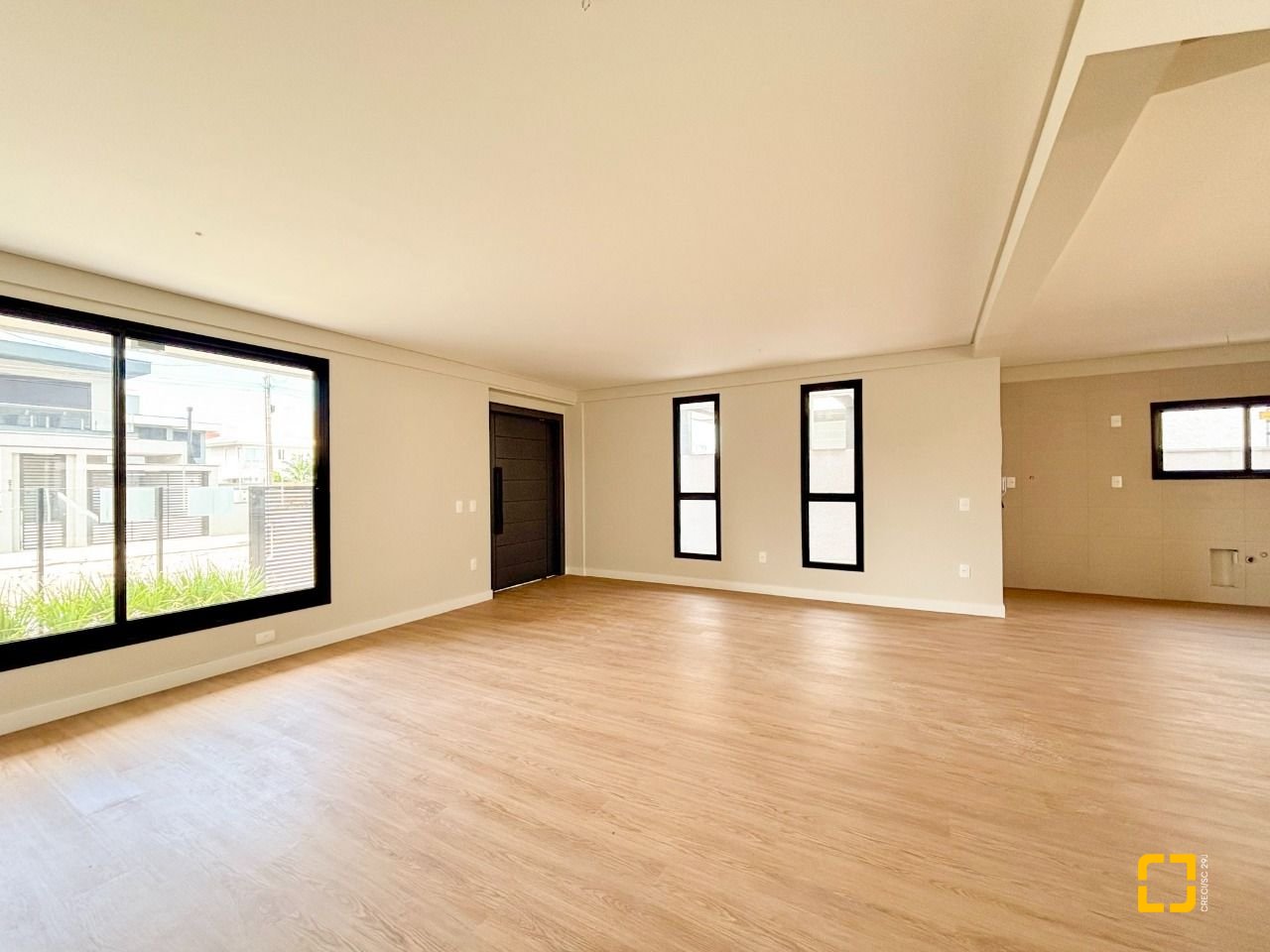 Casa com 201m², 4 quartos (sendo 2 suítes), 2 garagens, no bairro Ingleses do Rio Vermelho em Florianópolis