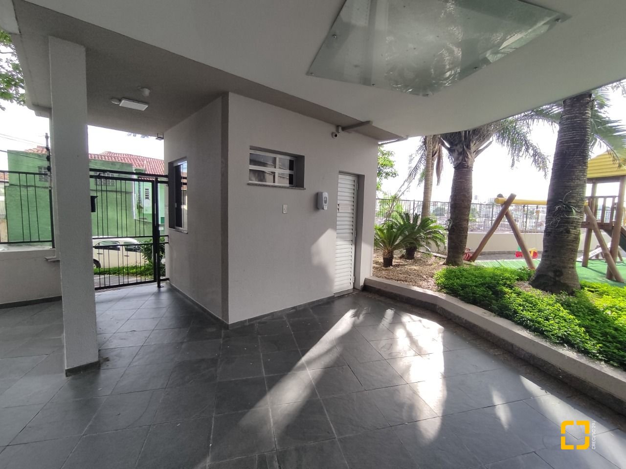 Apartamento com 100m², 4 quartos (sendo 1 suíte), 1 garagem, no bairro Capoeiras em Florianópolis