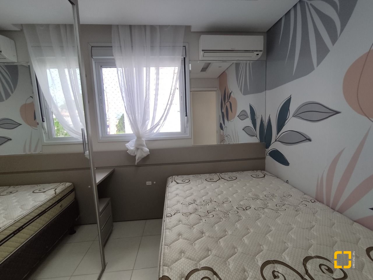 Apartamento com 100m², 4 quartos (sendo 1 suíte), 1 garagem, no bairro Capoeiras em Florianópolis