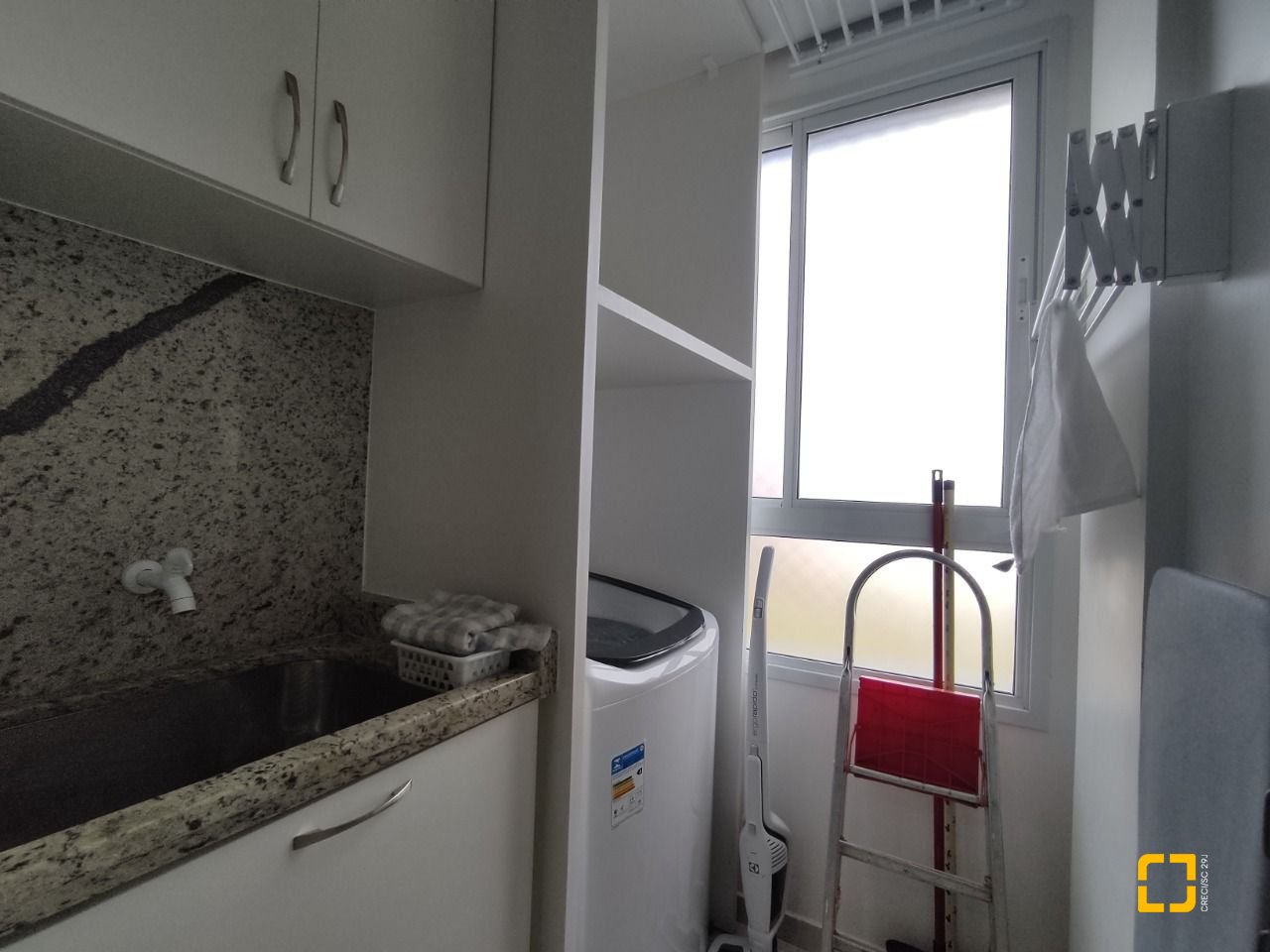 Apartamento com 100m², 4 quartos (sendo 1 suíte), 1 garagem, no bairro Capoeiras em Florianópolis