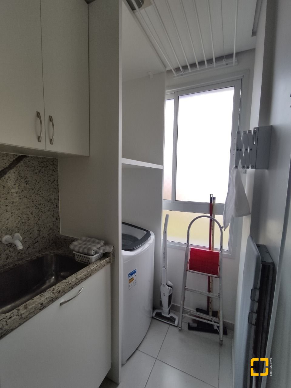 Apartamento com 100m², 4 quartos (sendo 1 suíte), 1 garagem, no bairro Capoeiras em Florianópolis