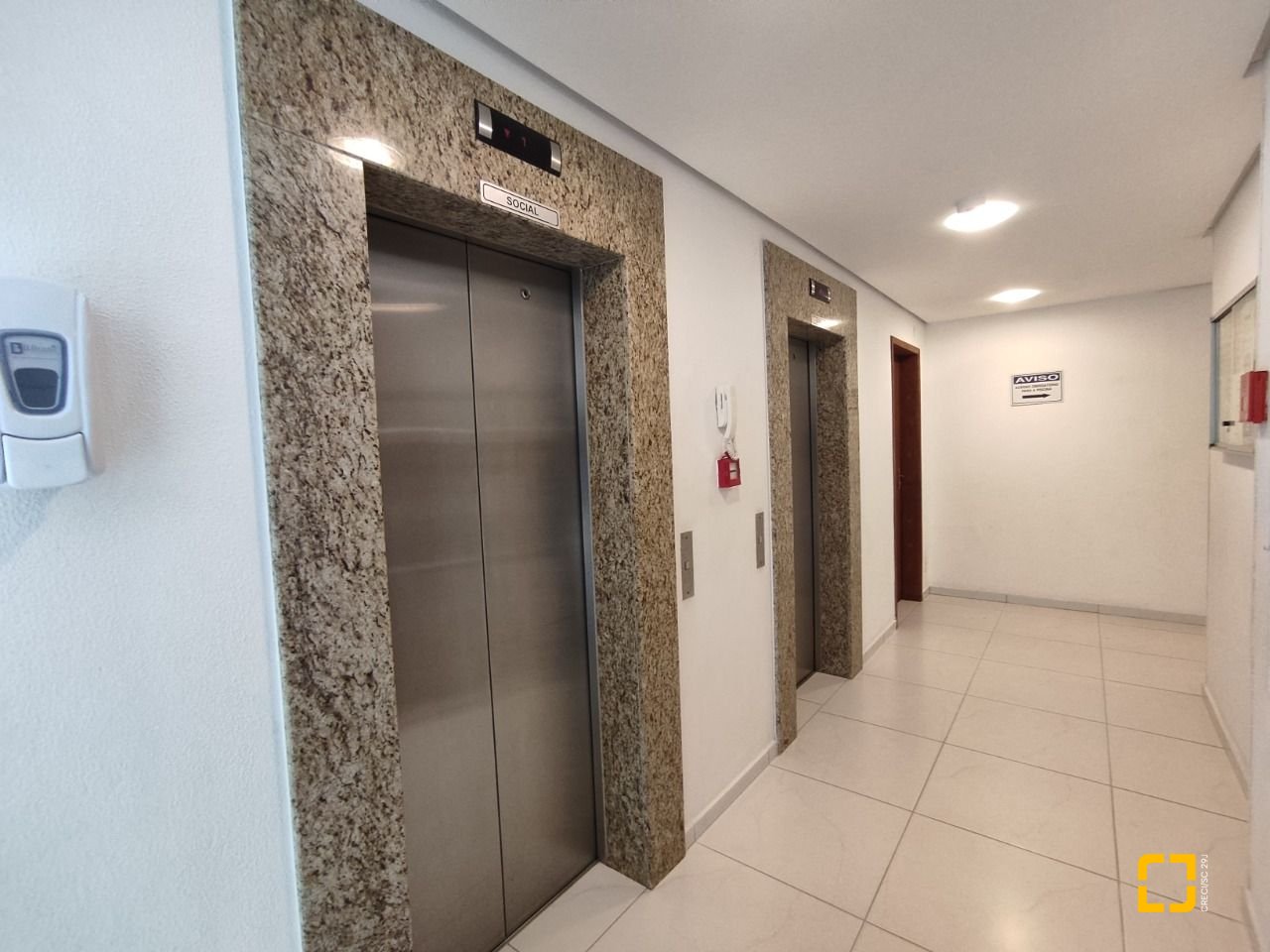 Apartamento com 100m², 4 quartos (sendo 1 suíte), 1 garagem, no bairro Capoeiras em Florianópolis