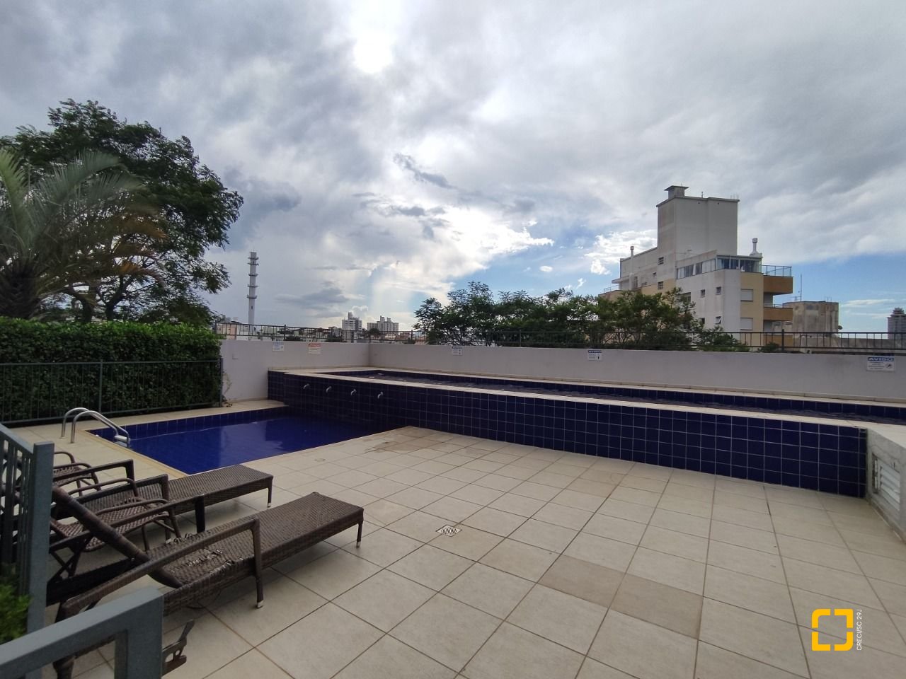 Apartamento com 100m², 4 quartos (sendo 1 suíte), 1 garagem, no bairro Capoeiras em Florianópolis