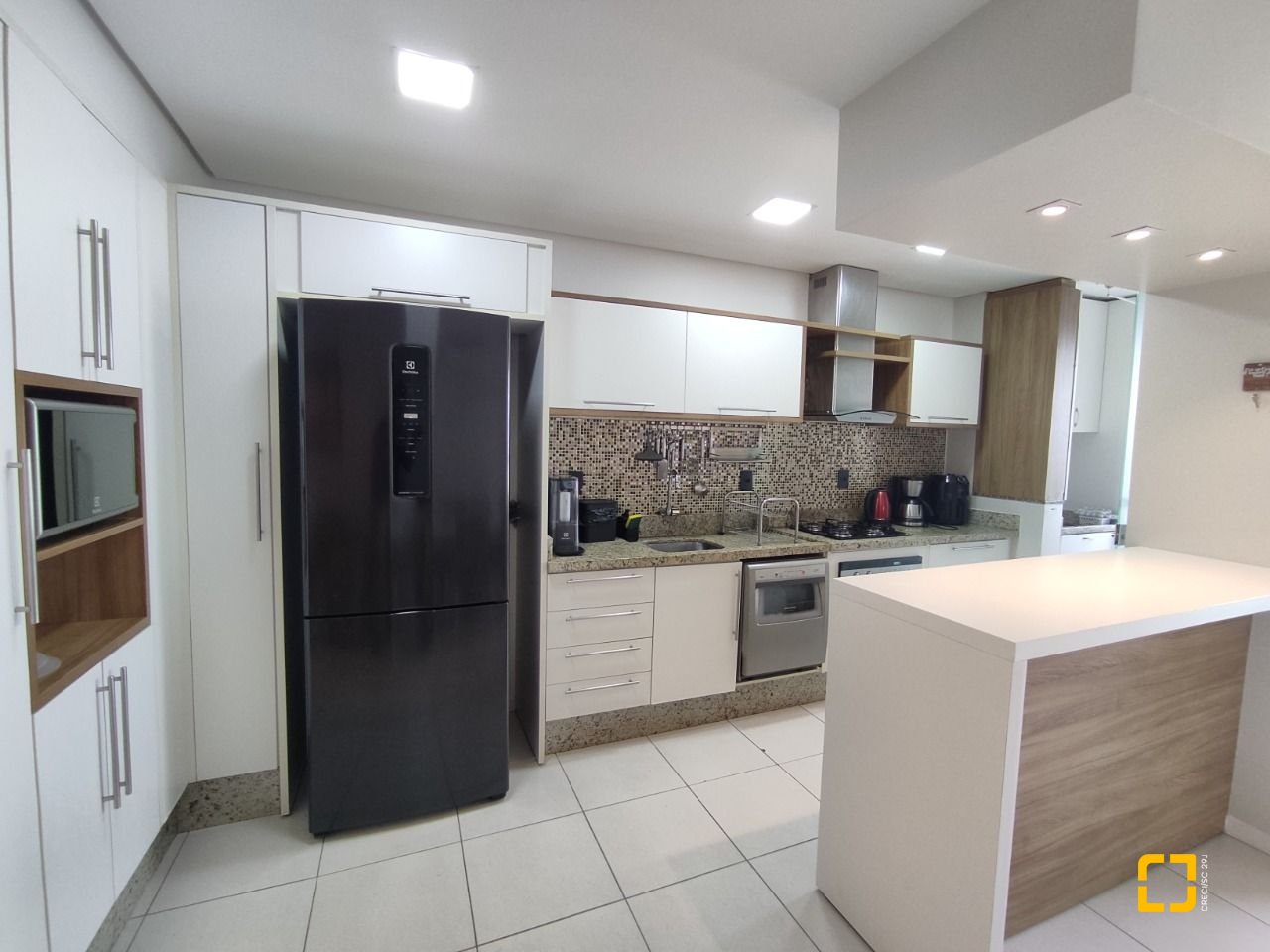 Apartamento com 100m², 4 quartos (sendo 1 suíte), 1 garagem, no bairro Capoeiras em Florianópolis