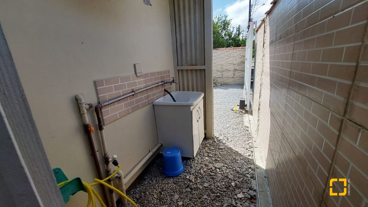 Casa com 65m², 2 quartos, 1 garagem, no bairro Campeche em Florianópolis