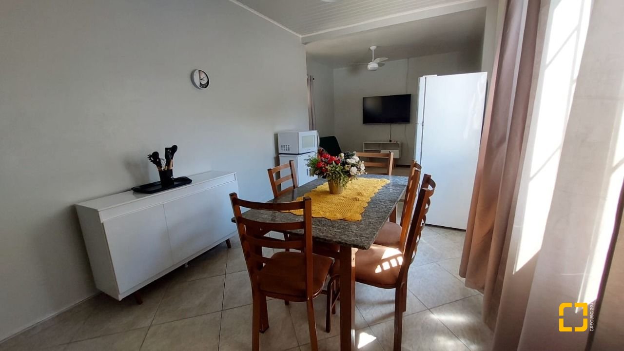 Casa com 65m², 2 quartos, 1 garagem, no bairro Campeche em Florianópolis
